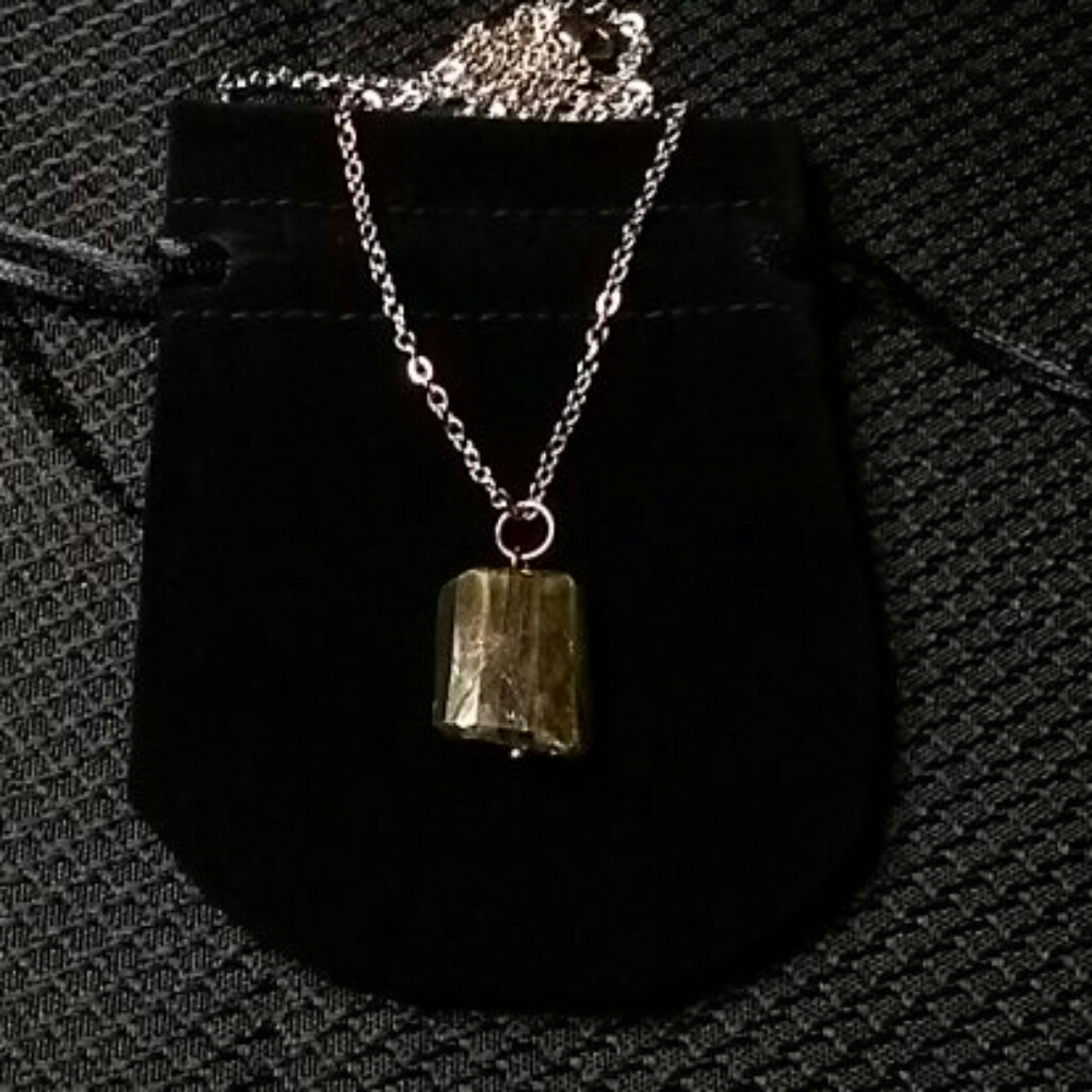Labradorite Necklace - Picture 2 of 8